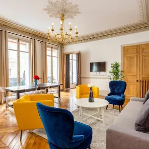 Cozy - Opera - Castellane , Paris France